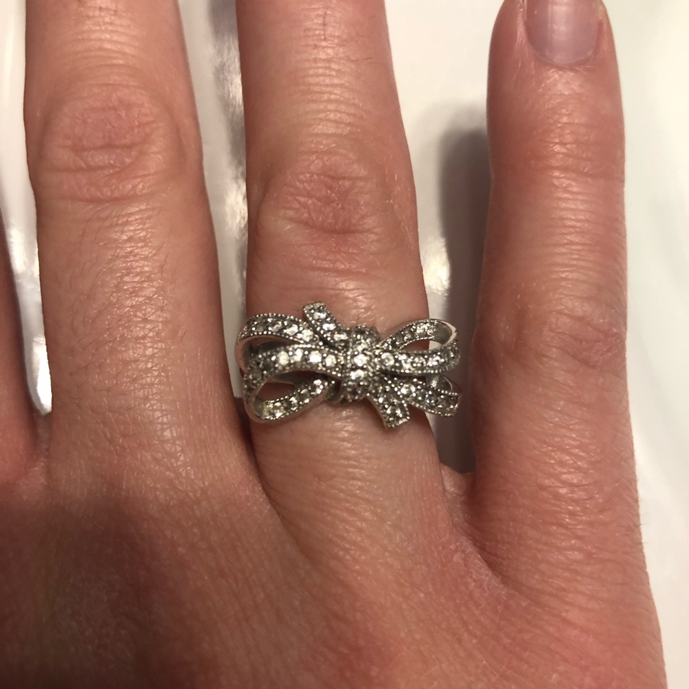 Sterling silver bow ring